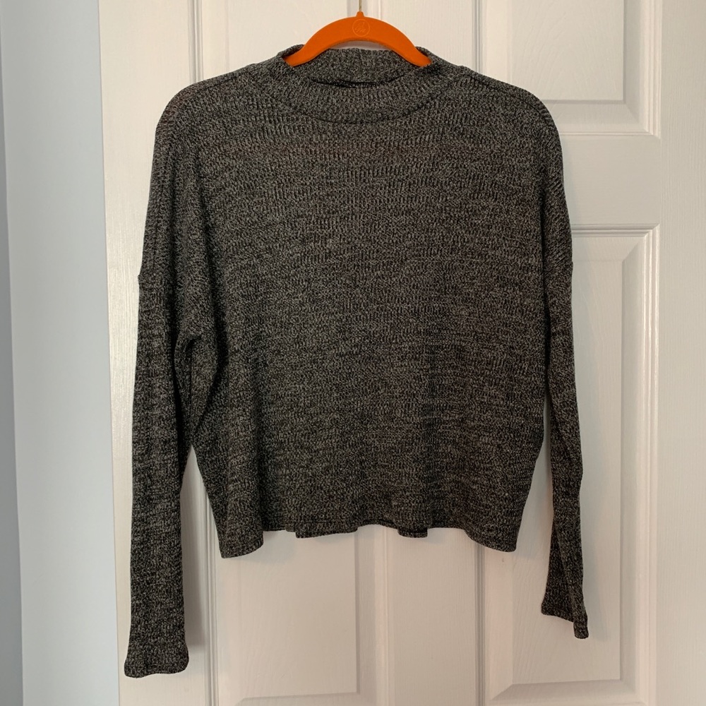 H&M Loose Cropped Sweater sz M
